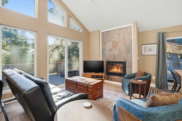 Latitude 45 - 2br 2ba Secluded In Trees Near Beach - Manzanita, OR