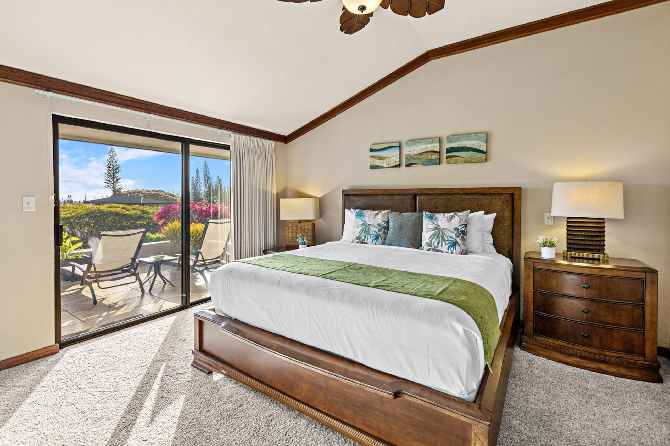 Condo in Lahaina · ★4.0 · 2 bedrooms · 3 beds · 2 baths - Image 33