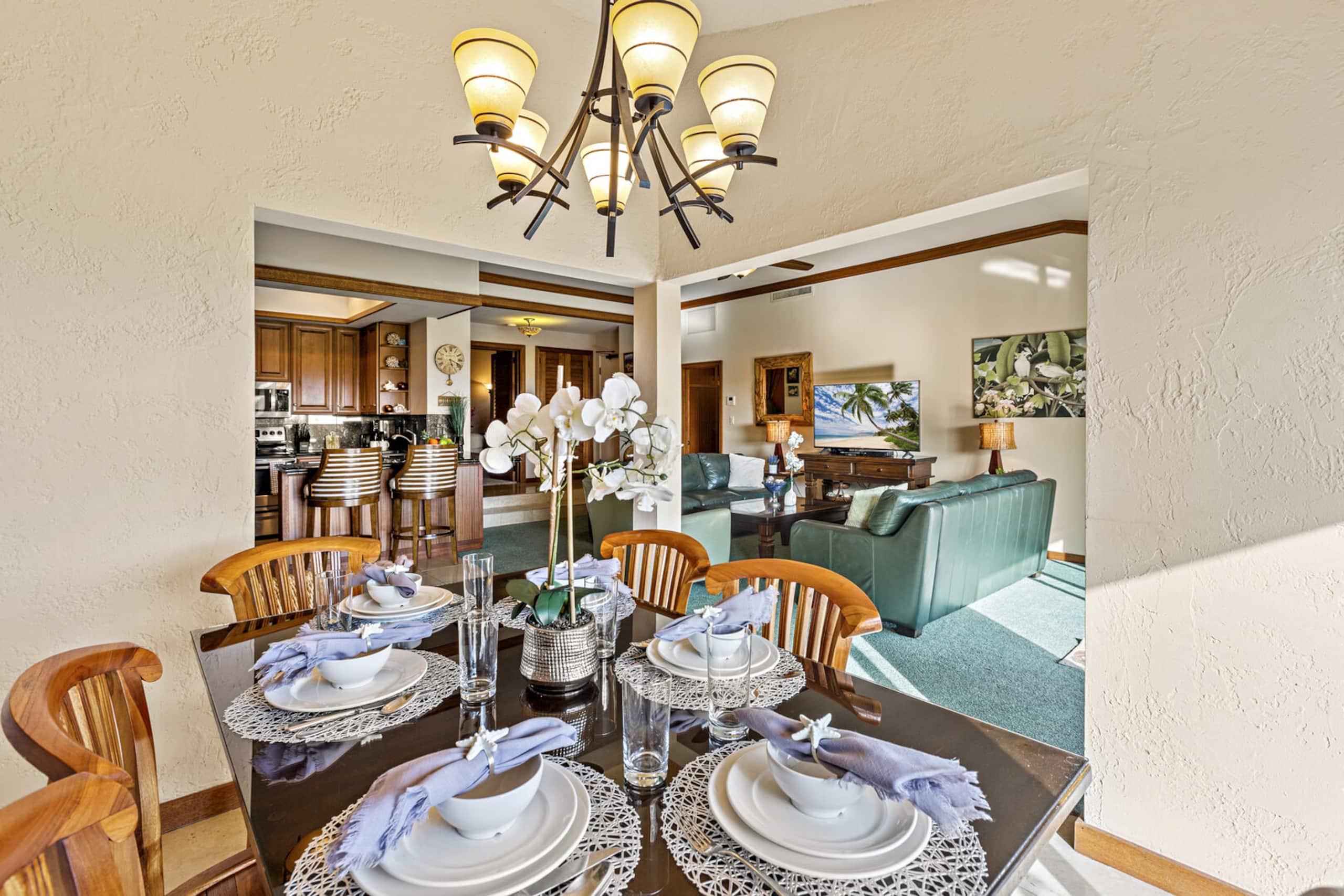 Condo in Lahaina · ★4.0 · 2 bedrooms · 3 beds · 2 baths - Image 14