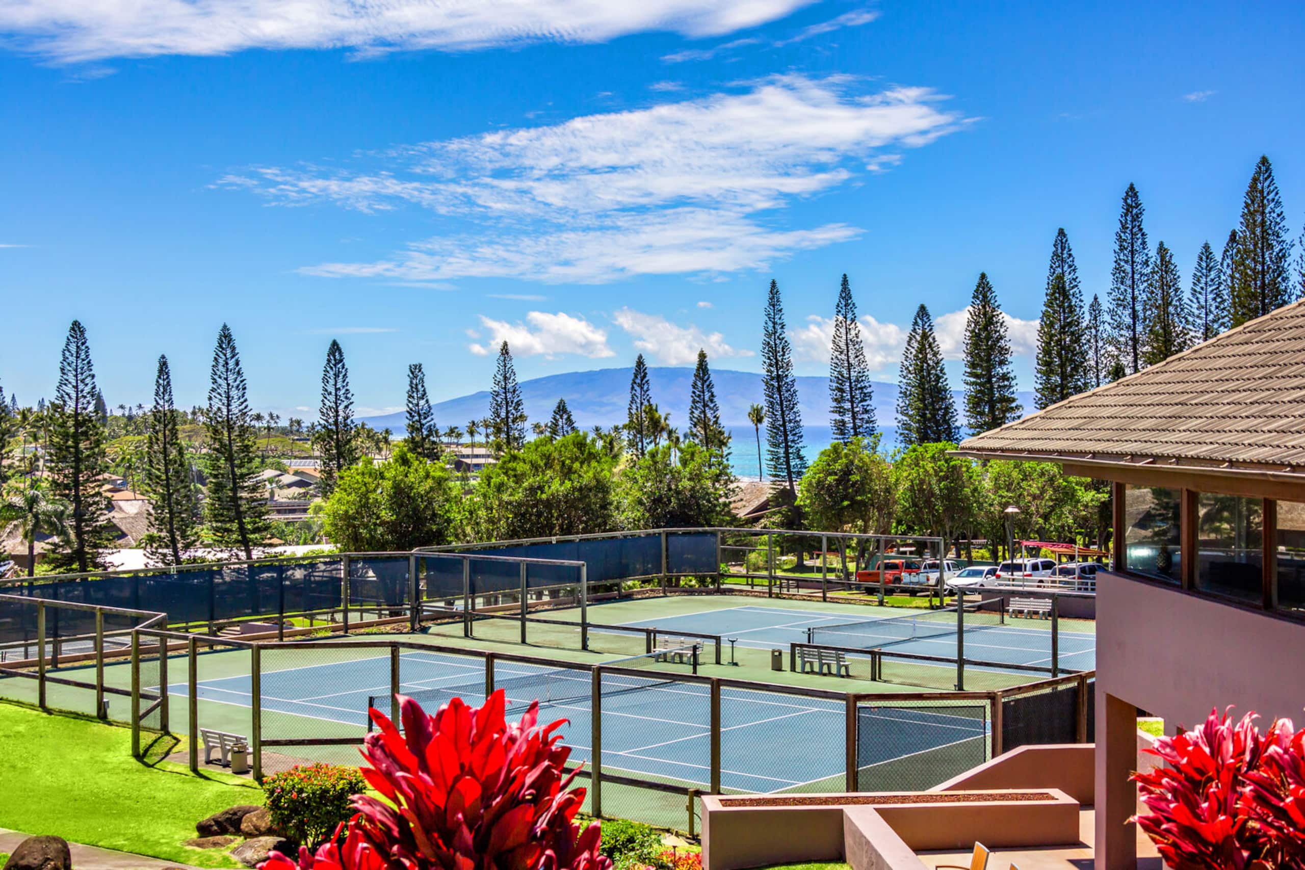 Condo in Lahaina · ★4.0 · 2 bedrooms · 3 beds · 2 baths - Image 45