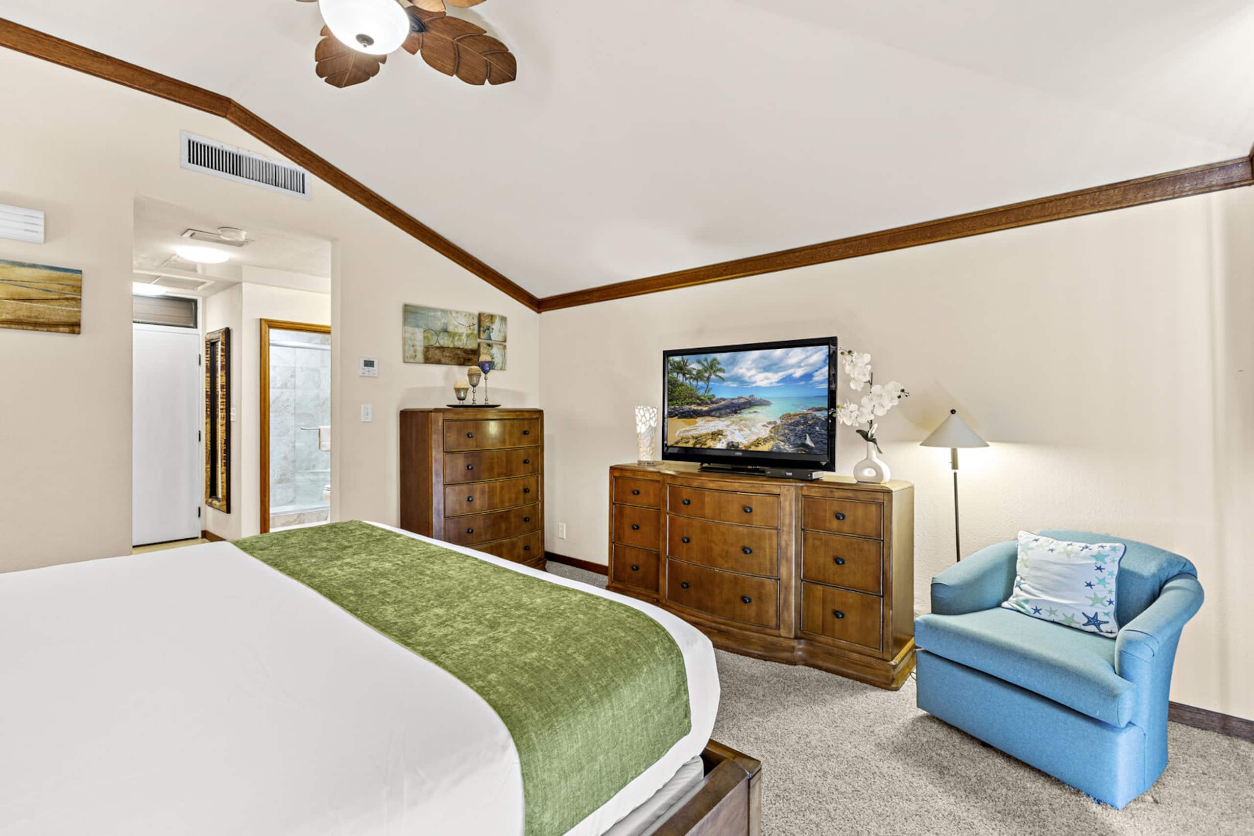 Condo in Lahaina · ★4.0 · 2 bedrooms · 3 beds · 2 baths - Image 31
