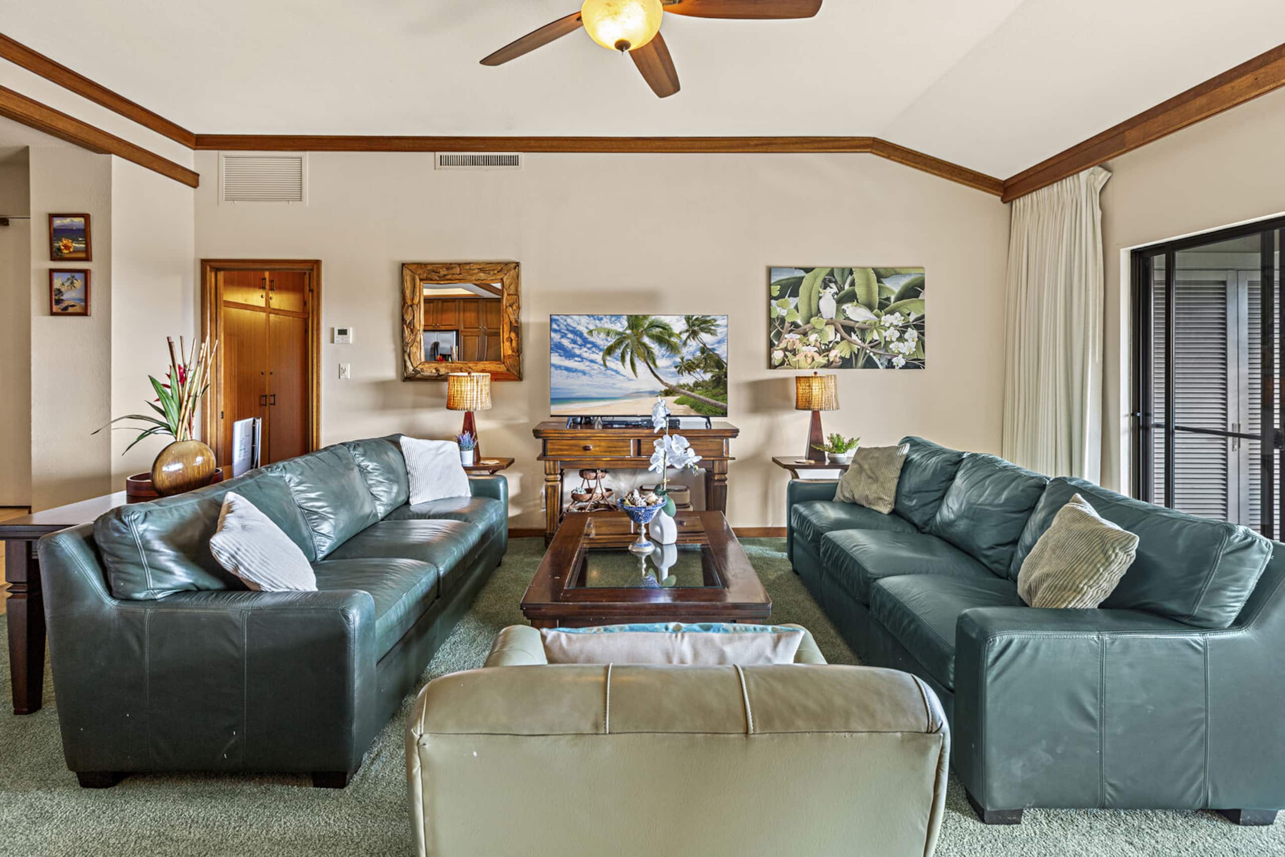 Condo in Lahaina · ★4.0 · 2 bedrooms · 3 beds · 2 baths - Image 2
