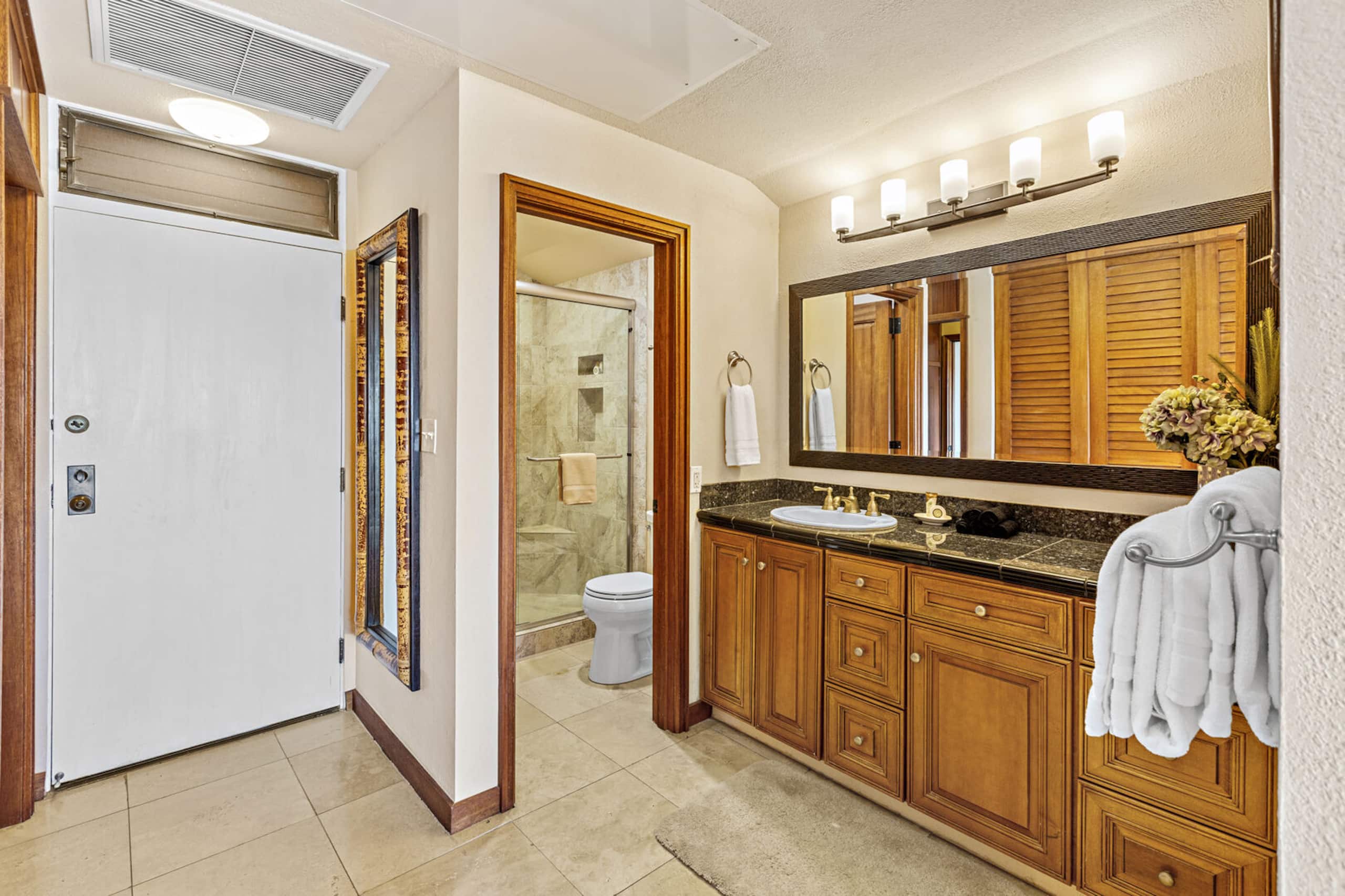 Condo in Lahaina · ★4.0 · 2 bedrooms · 3 beds · 2 baths - Image 35