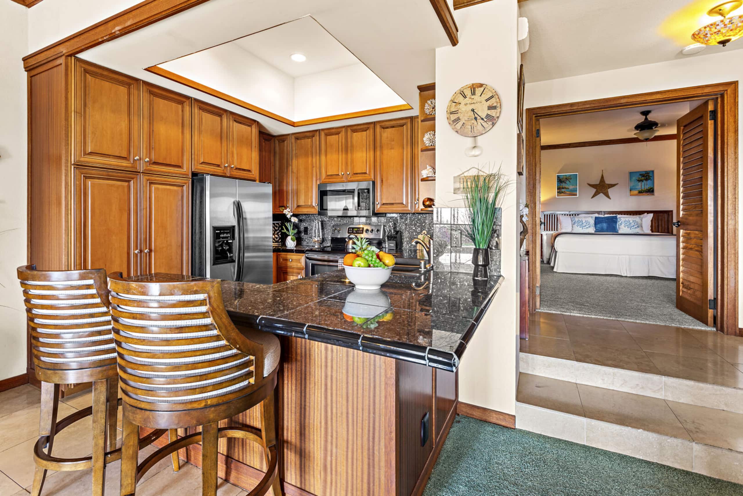 Condo in Lahaina · ★4.0 · 2 bedrooms · 3 beds · 2 baths - Image 19