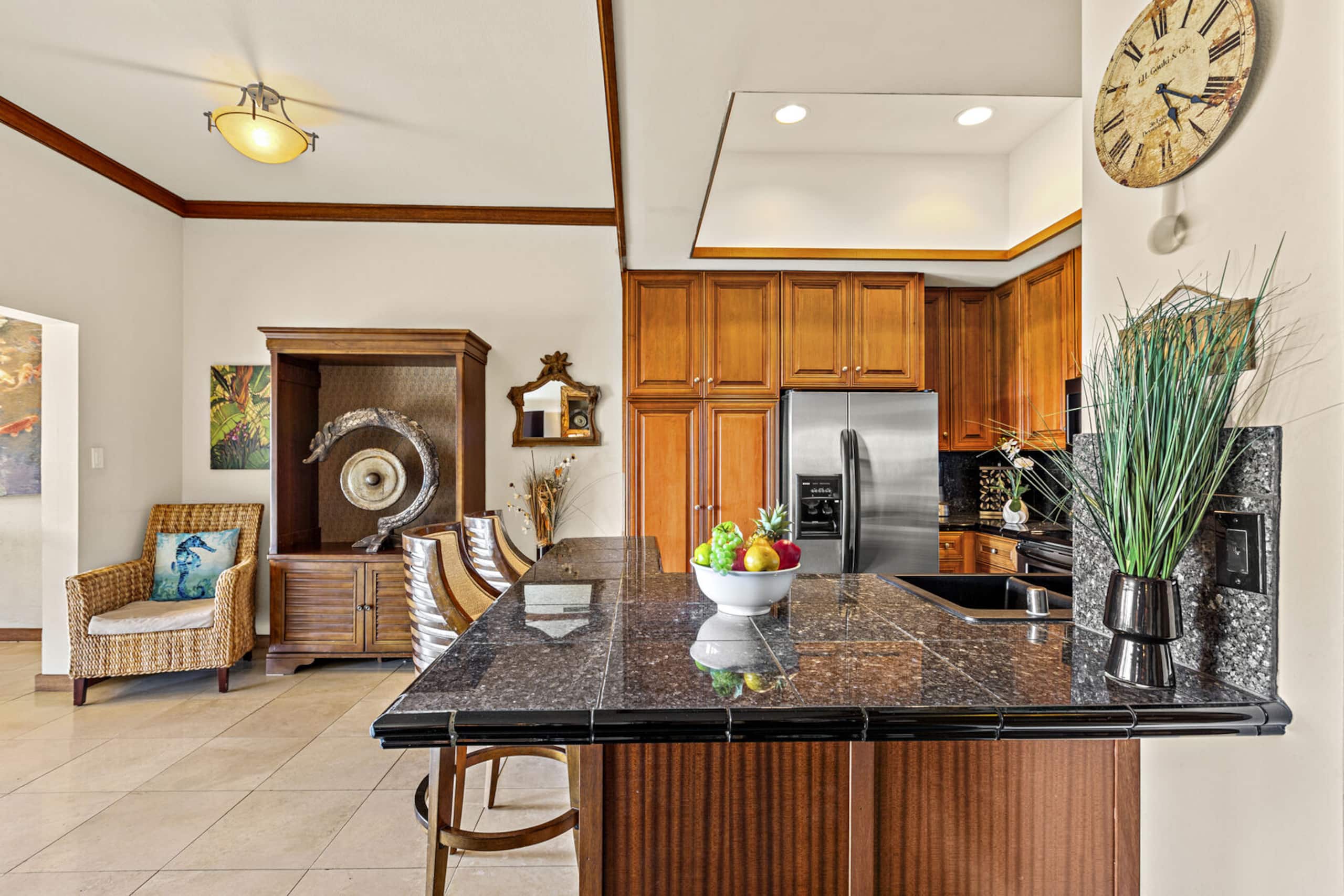 Condo in Lahaina · ★4.0 · 2 bedrooms · 3 beds · 2 baths - Image 18