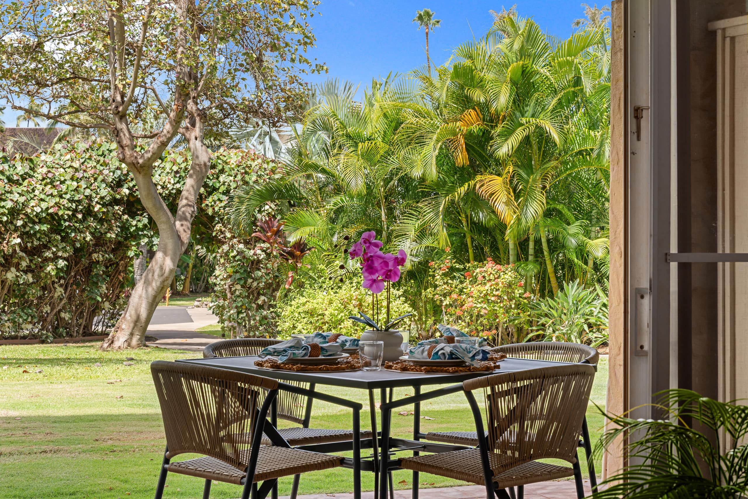 Condo in Lahaina · ★5.0 · 1 bedroom · 2 beds · 1 bath - Image 1