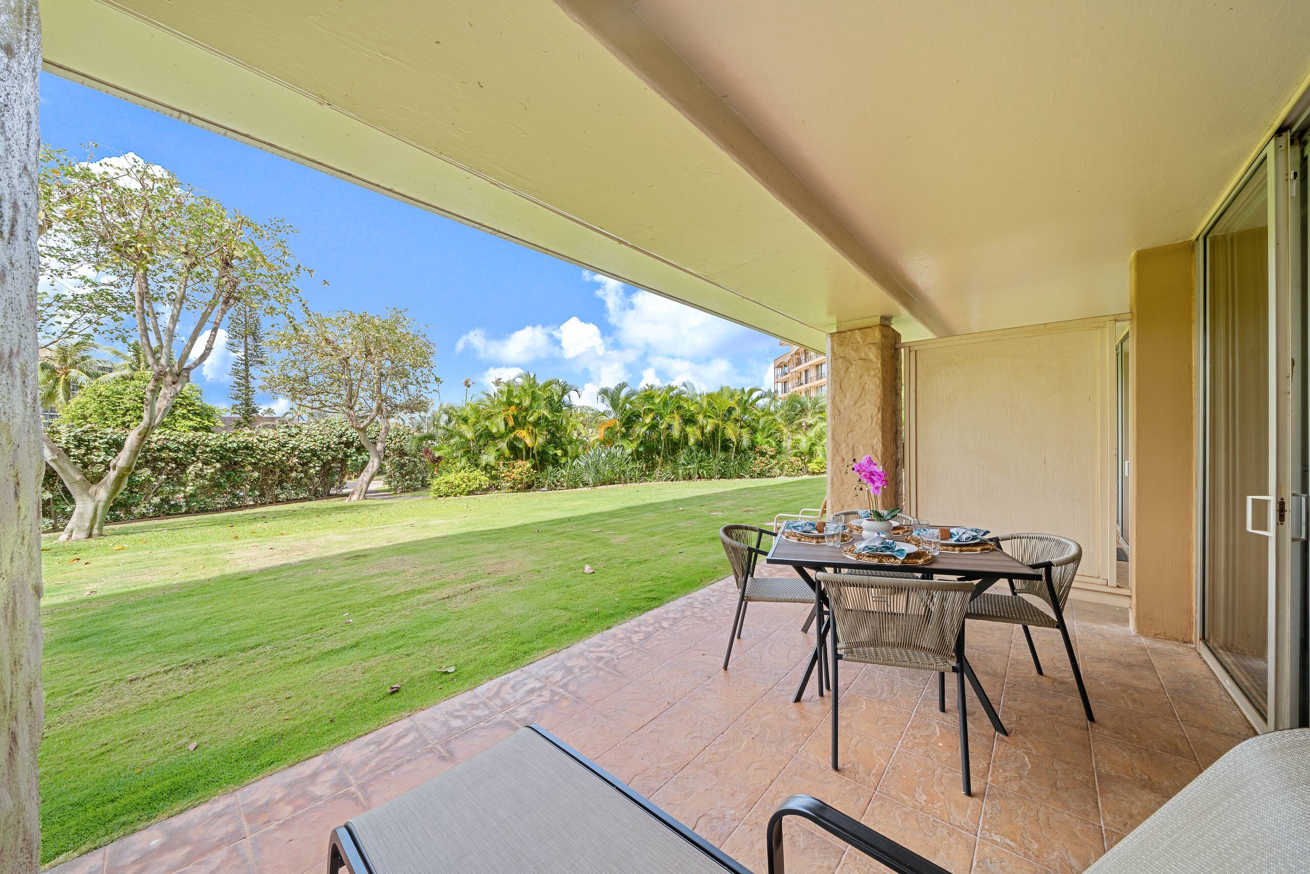 Condo in Lahaina · ★5.0 · 1 bedroom · 2 beds · 1 bath - Image 10