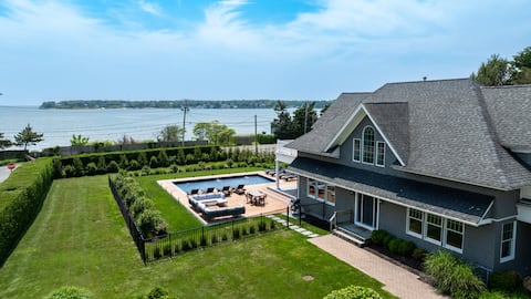 4BR/4BA: Water views, pool table, outdoor dining