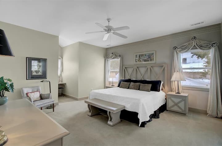 U 3. spavaćoj sobi nalazi se veliki bračni krevet.