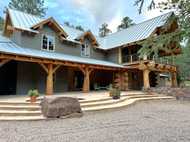 Rim Lakes Vacation Rentals managed Airbnb listing 2