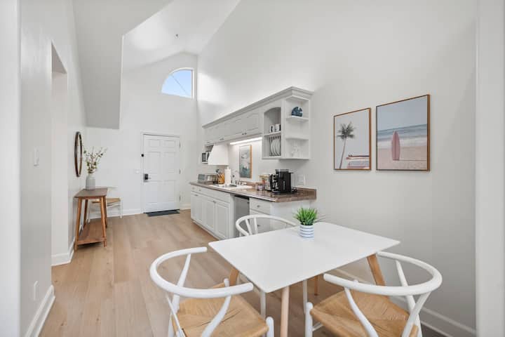 Miramar Penthouse Coastal Elegance In The Heart Of - Half Moon Bay, CA