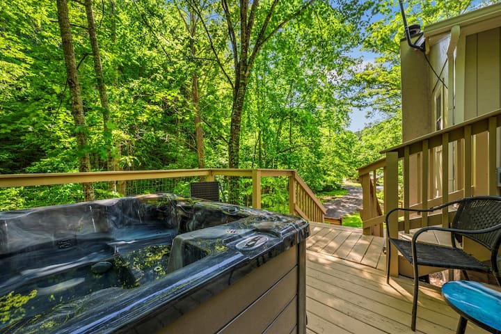 Hot Tub  Mountain View  Fire Pit  Ev Charger - Tennessee