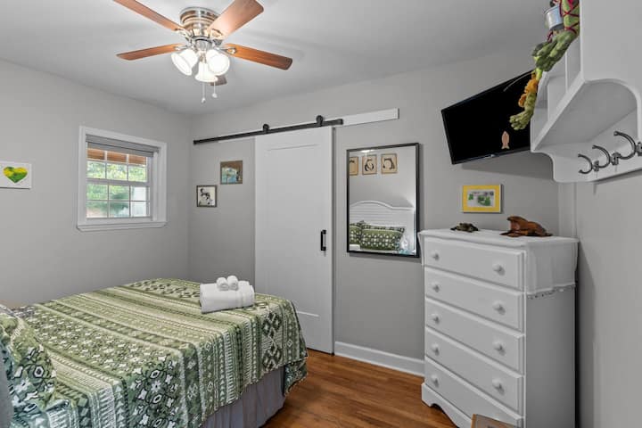Red Door at Ardmore - Bedroom 3