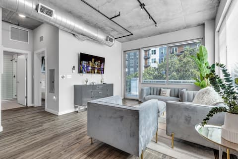 Sun & Culture | St. Pete 2BR Next to the Action