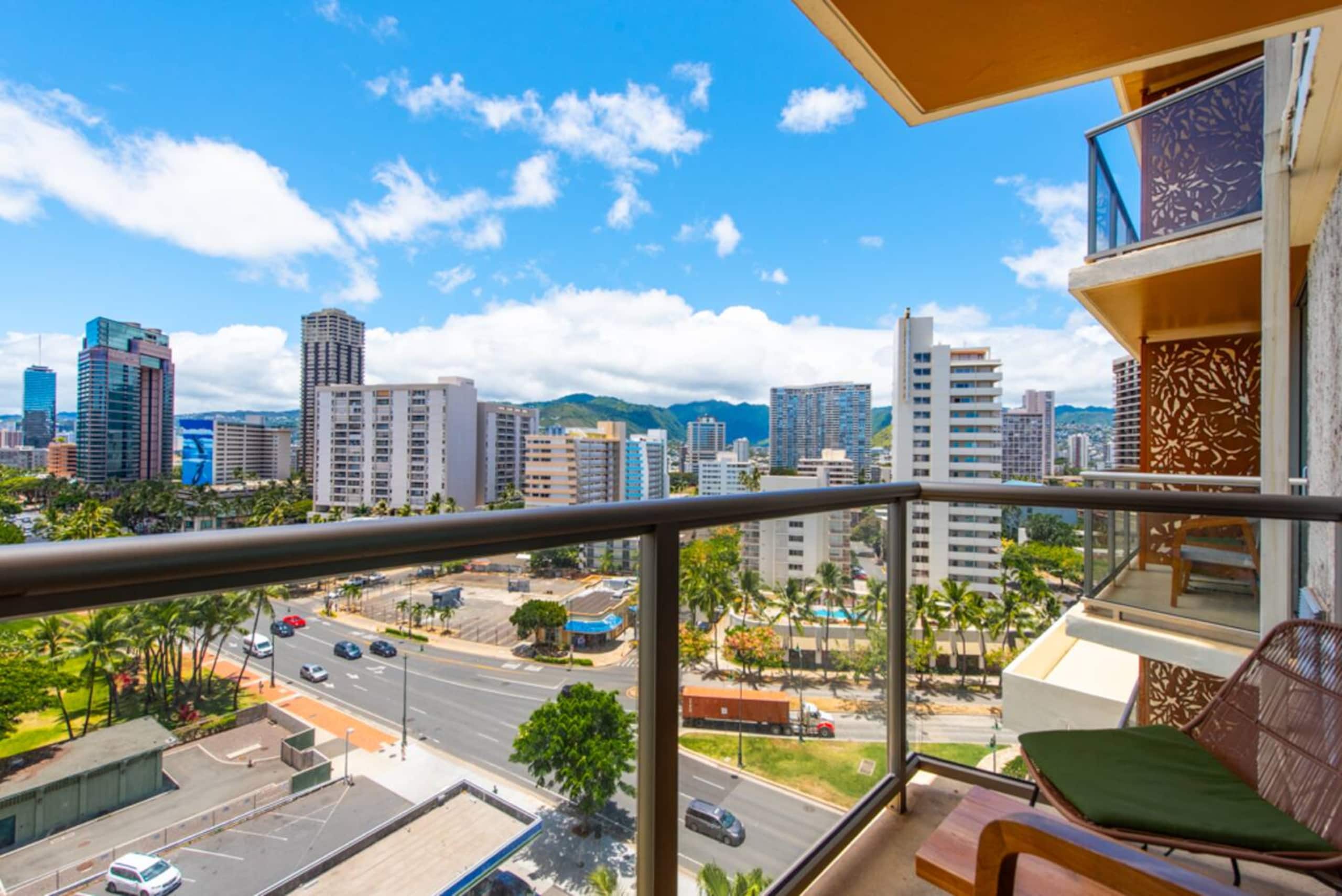 Bright Central Studio at Luana Hotel + Suites - Image 15