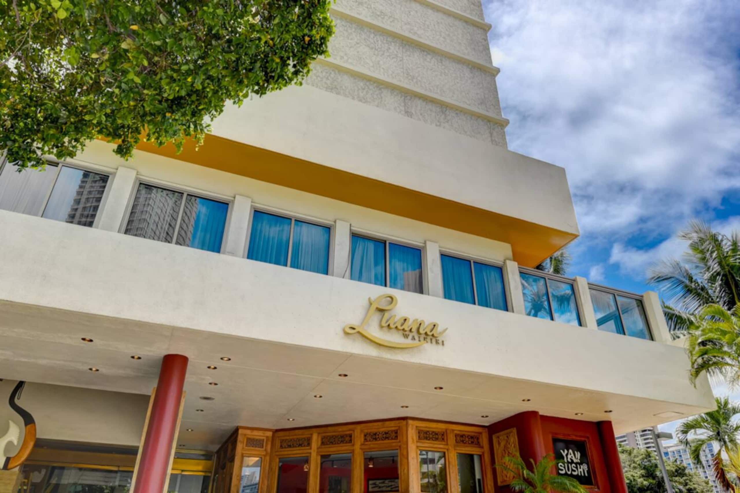 Bright Central Studio at Luana Hotel + Suites - Image 16