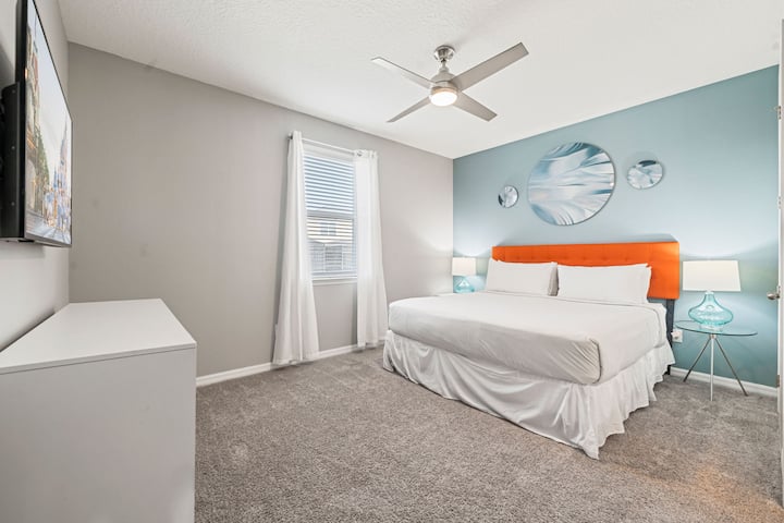 Dormitorio 7 con cama tamaño king y baño privado