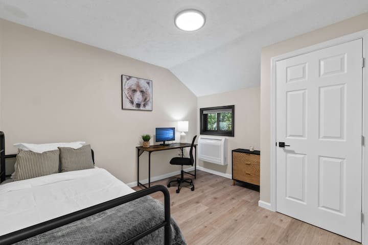 Your cozy corner for work and rest  Bedroom 4 with twin daybed, desk, and wall-mounted Fujitsu AC with controller—perfect for productivity and relaxation! #BedroomGoals #WorkFromHome #CozyWorkspace #Bedroom4