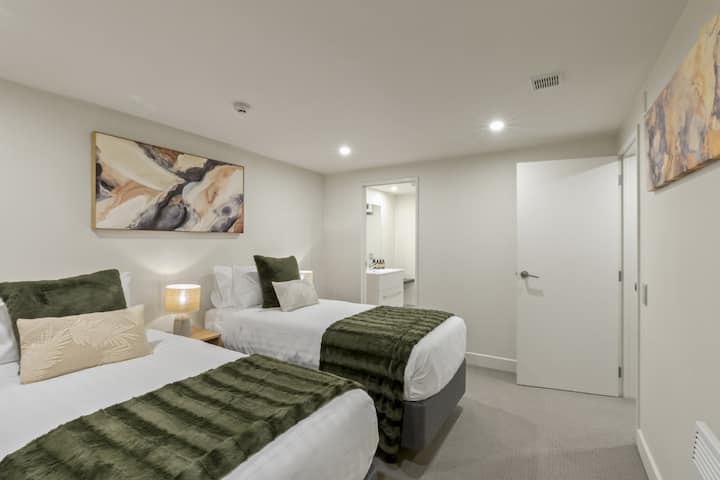 غرفة توأم/سوبر كينج داخلية - في الطابق السفلي