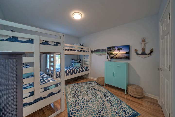 Literas en el dormitorio 3. (South By Sunkissed)