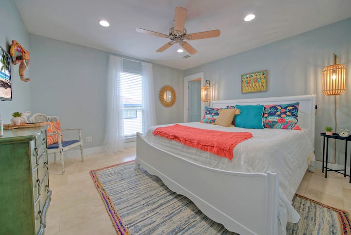 El dormitorio 3 cuenta con una cama tamaño king. (Blue Crush)