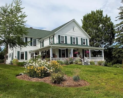 10 Mi to Gore Mountain Home In Adirondack Park