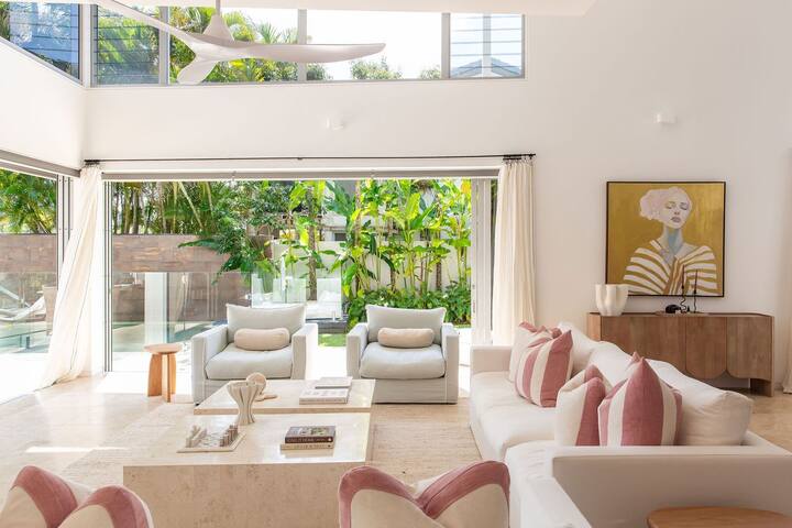 The Noosa Home – pool, jetty, water frontage gallery image 5