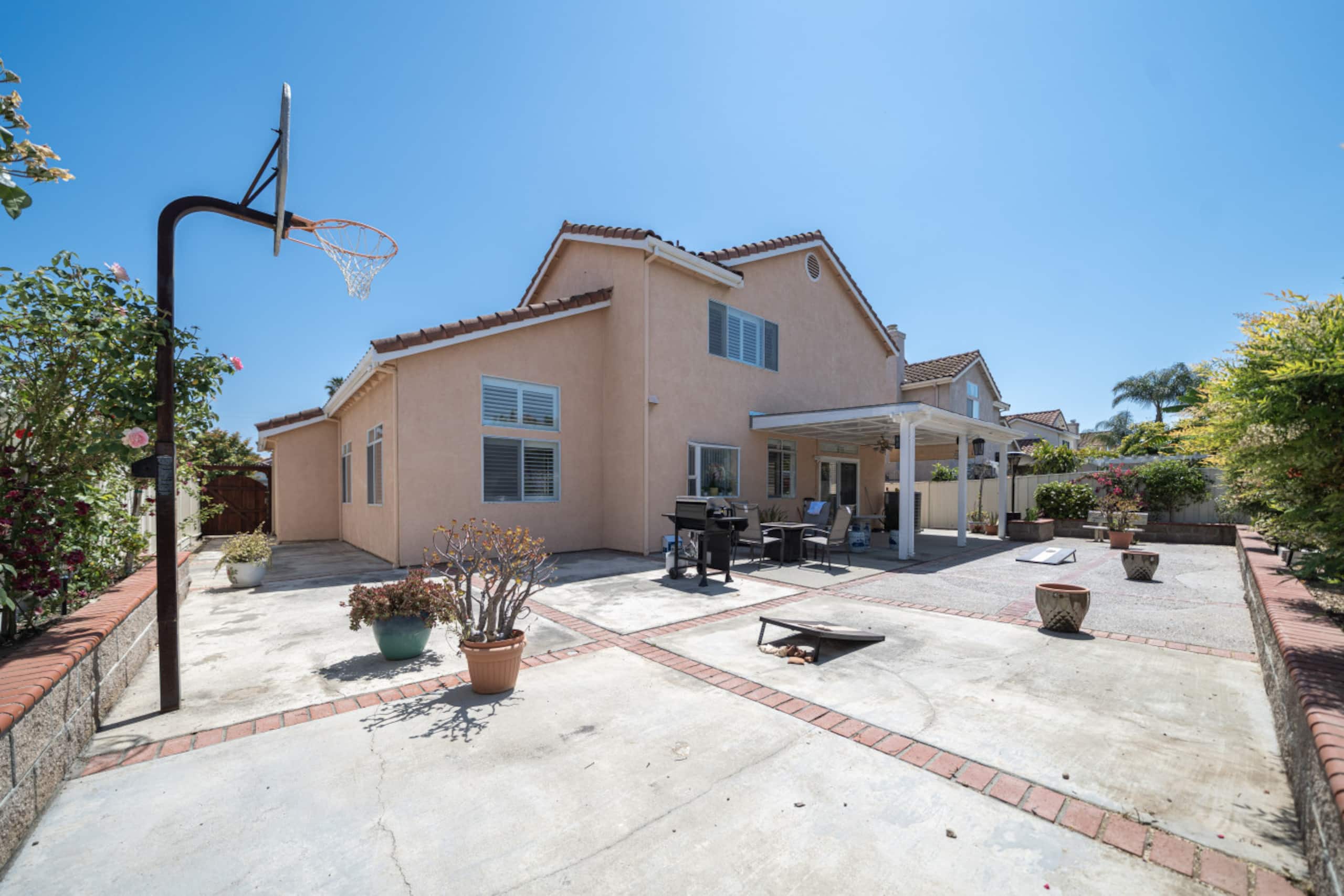 Luxury 5BR with Fire Pit, Near Tech Hubs - Photo 6