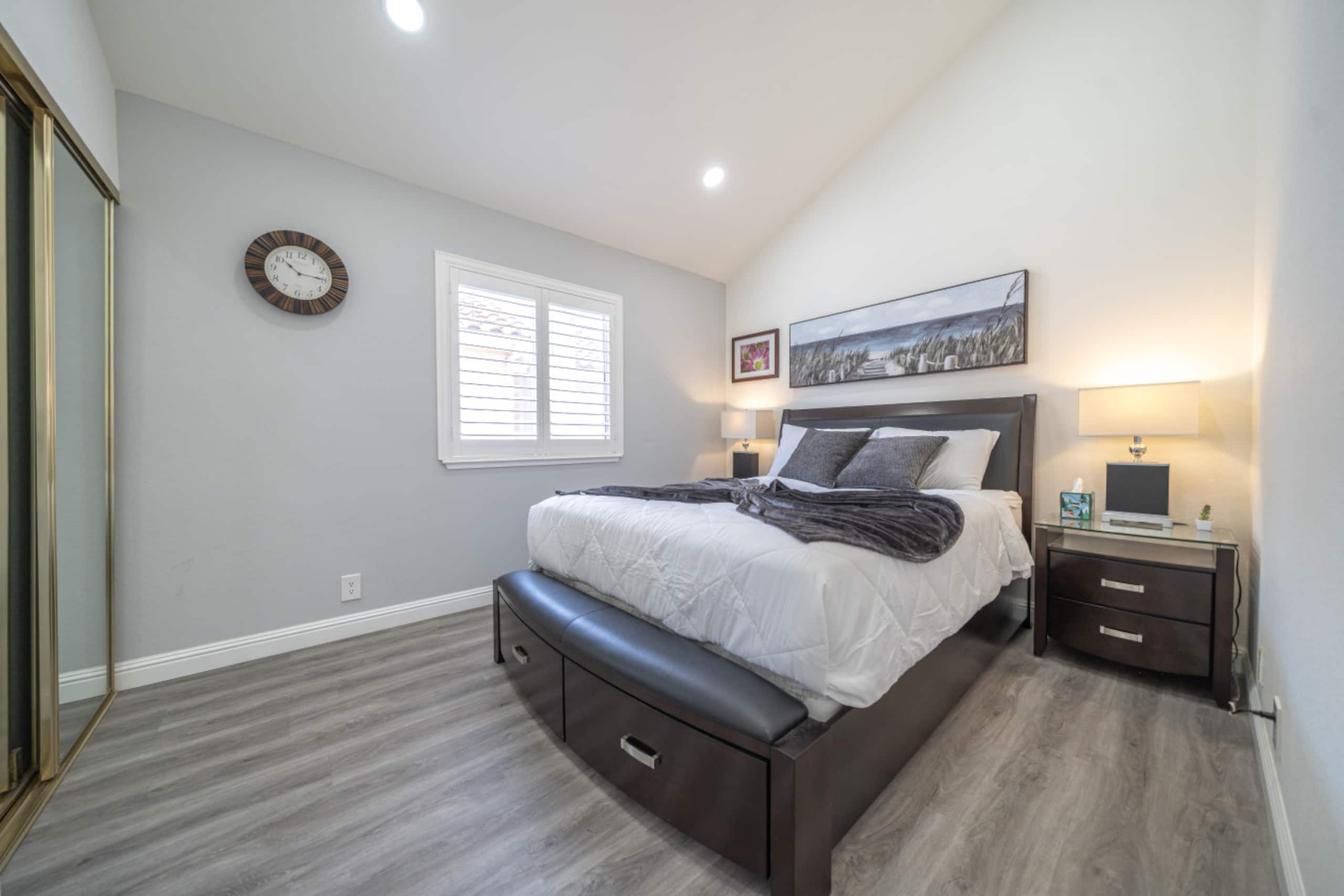 Luxury 5BR with Fire Pit, Near Tech Hubs - Photo 23