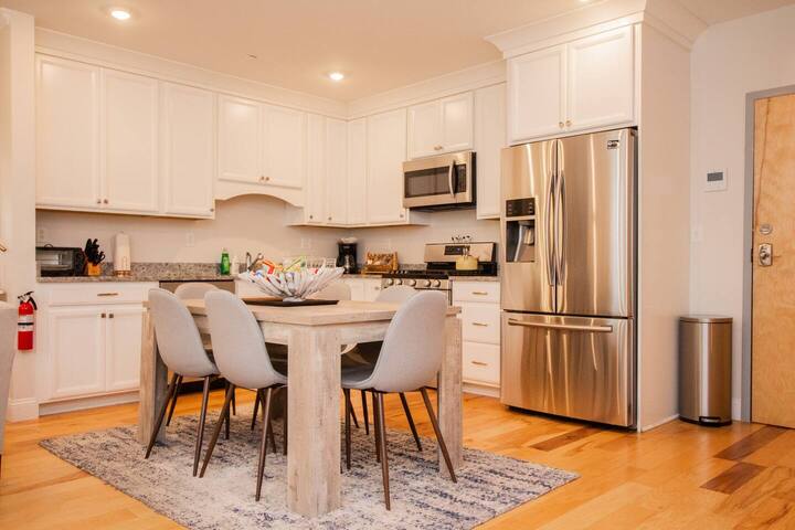 Renovated, 2BR, 2BA in Boston gallery image 5