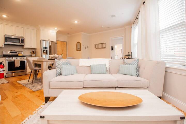 Renovated, 2BR, 2BA in Boston gallery image 3