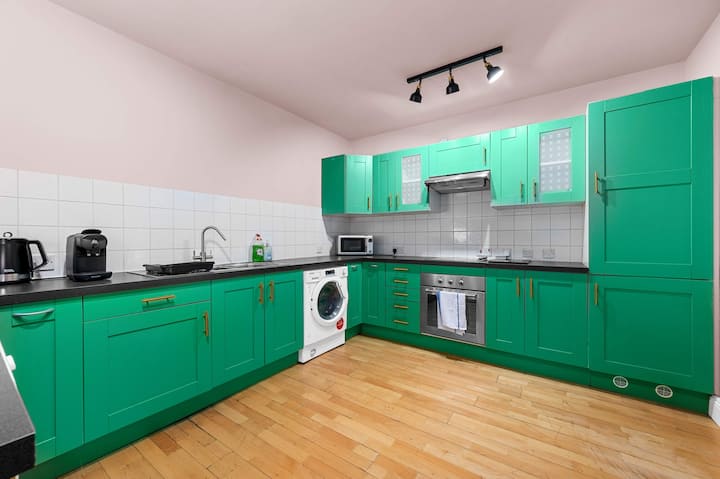 3 Bed Canal St Flat | Sleeps 9 | City Centre - イギリス マンチェスター