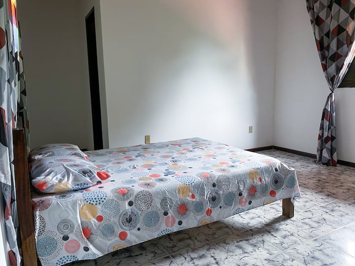 Inafaa kwa wanandoa: chumba chenye faragha na starehe