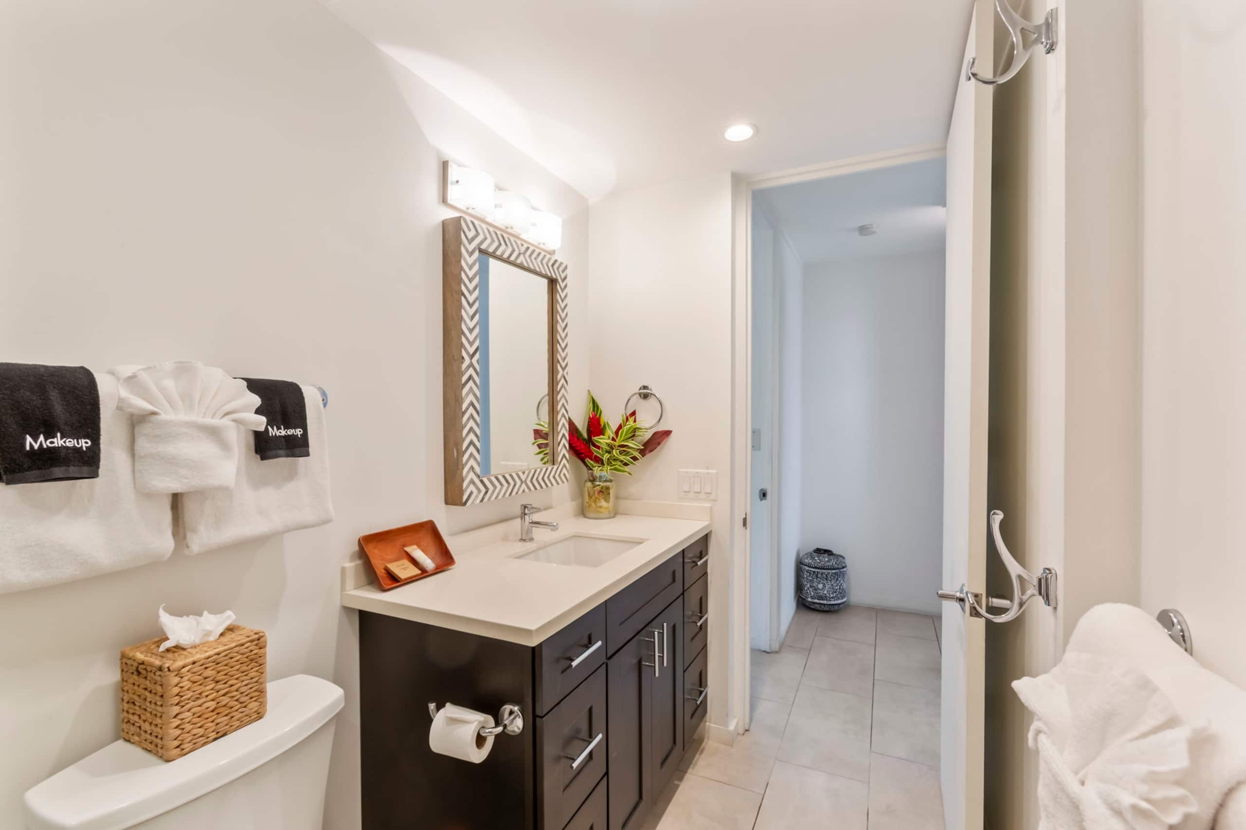 Just Listed! Beautifully Updated 117 Cove – Oceanf - Image 38