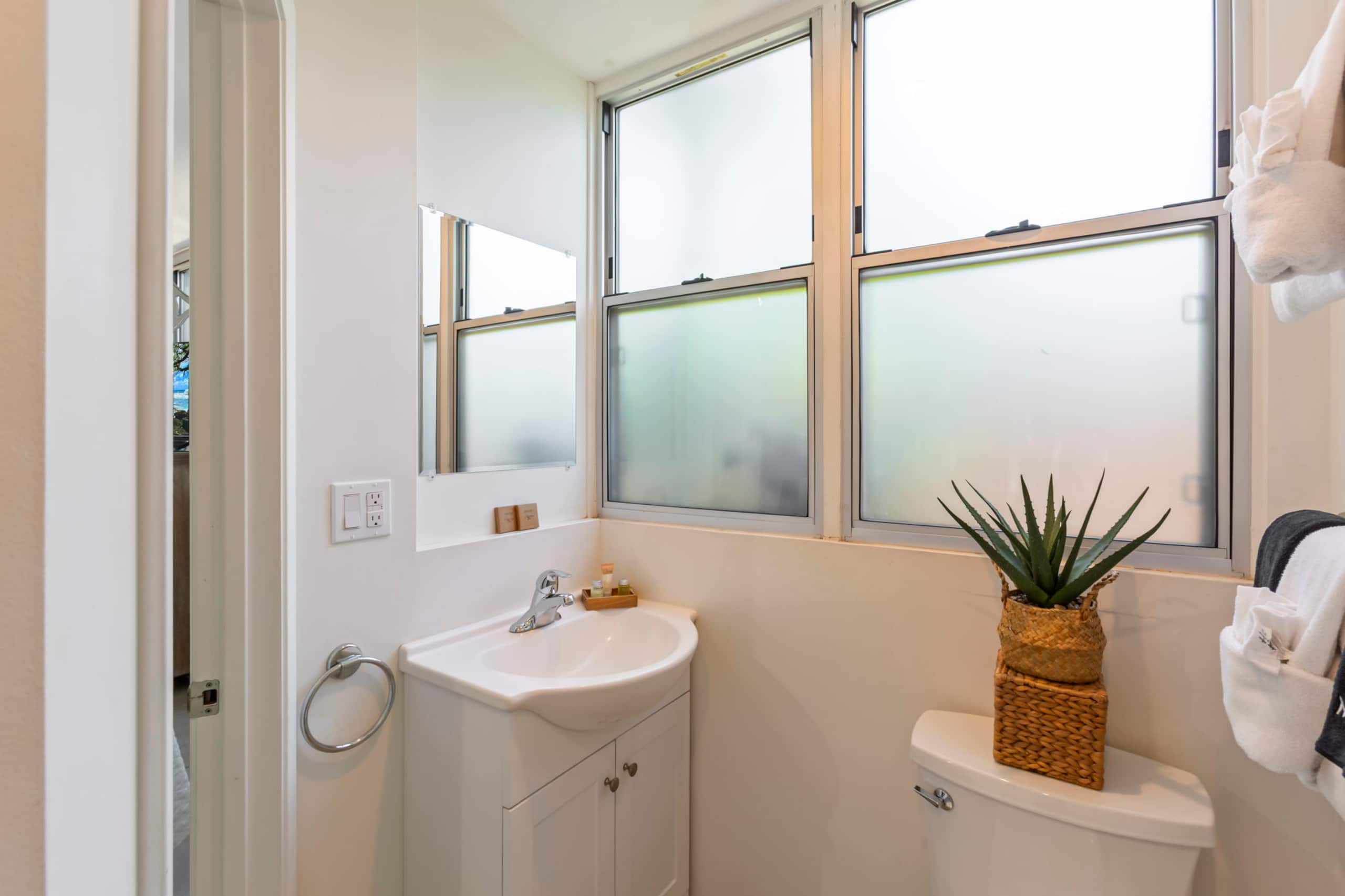 Just Listed! Beautifully Updated 117 Cove – Oceanf - Image 29