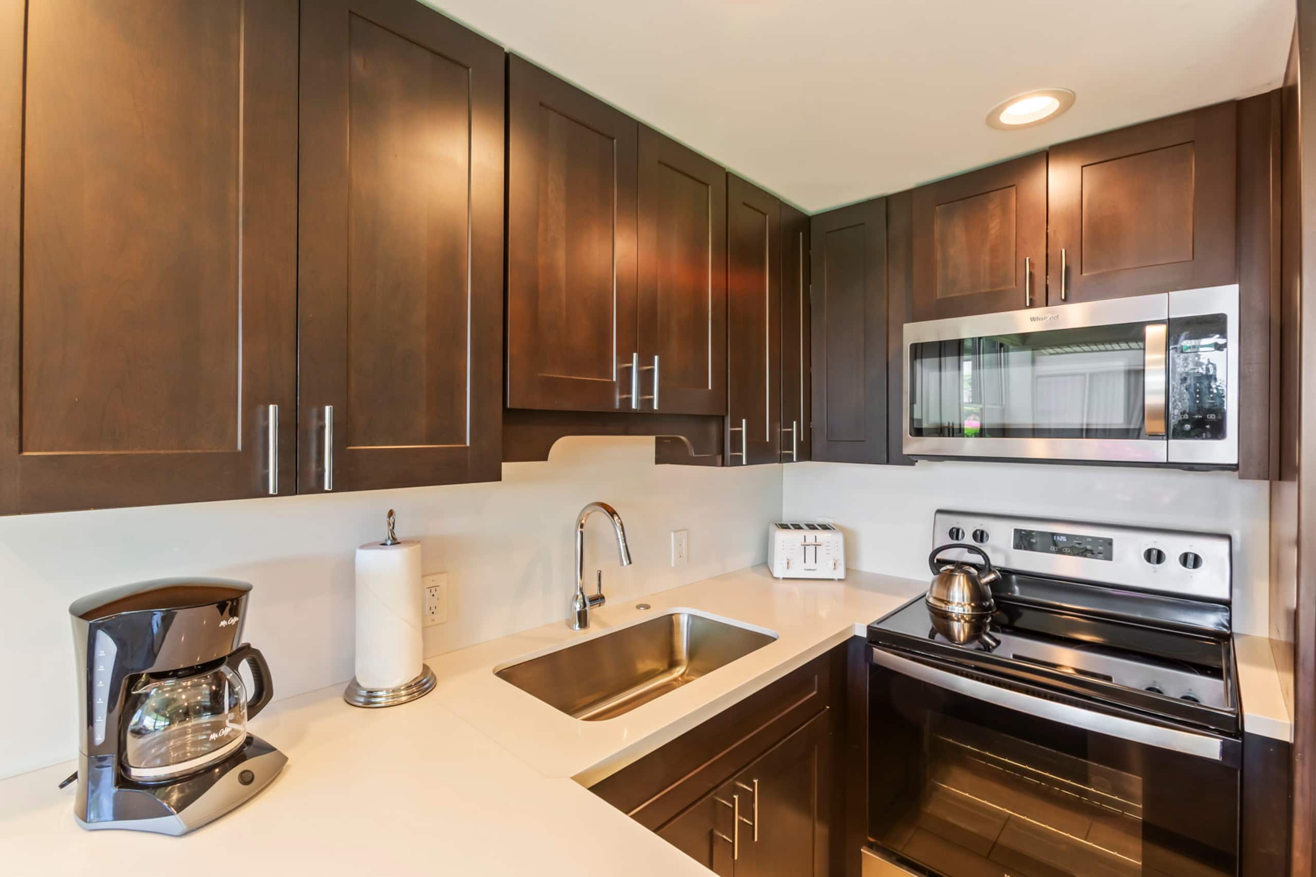 Just Listed! Beautifully Updated 117 Cove – Oceanf - Image 14