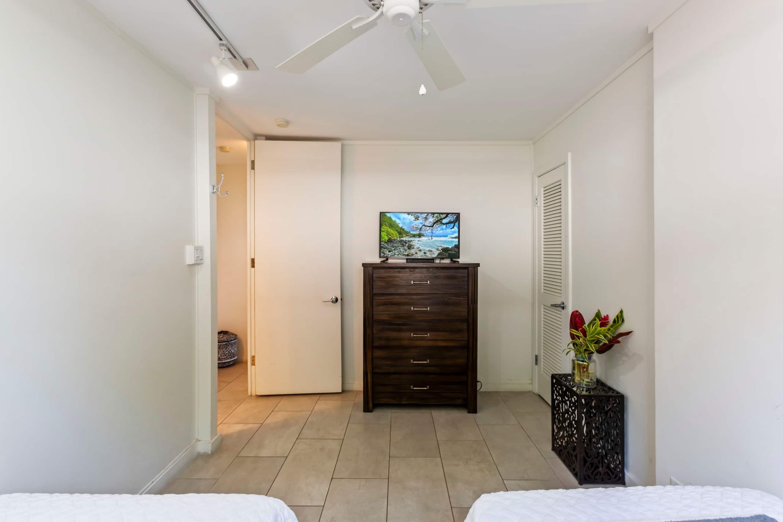 Just Listed! Beautifully Updated 117 Cove – Oceanf - Image 33