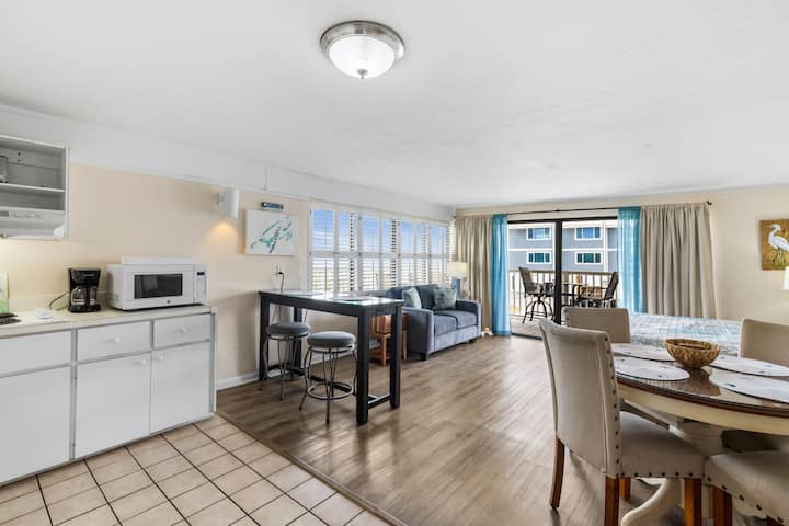 Corner Condo With Huge Gulf Views - Cedar Key, FL