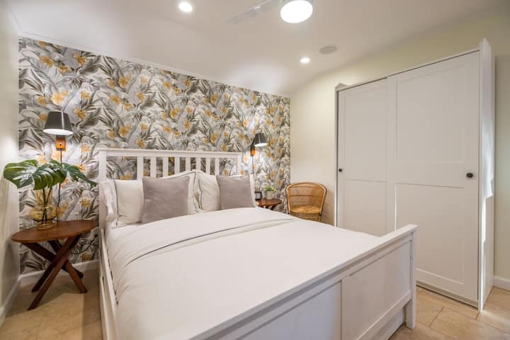 Spavaća soba s botaničkim motivima | Umirujuće boje i ugodna udobnost