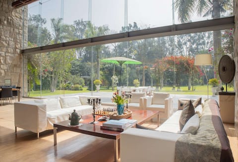 w* | Elegant 5BR w/Garden view Home in Cieneguilla