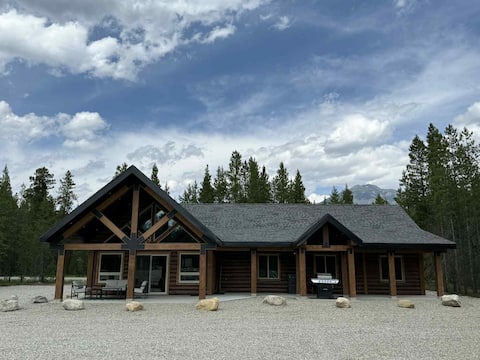 Polar Den Cabin - Pet Friendly!