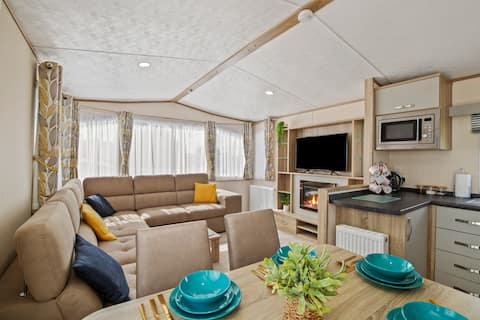 Maple - Near Folly Farm, Cosy Retreat