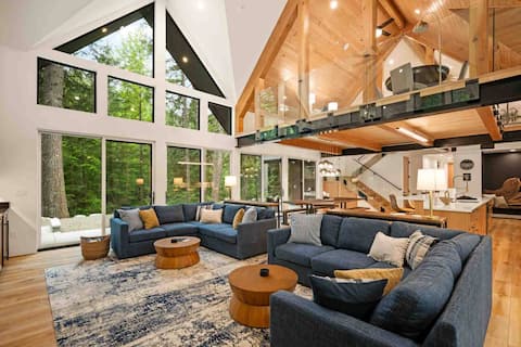 Luxury Mt. Hood Retreat w/ Swim Spa & Game Loft