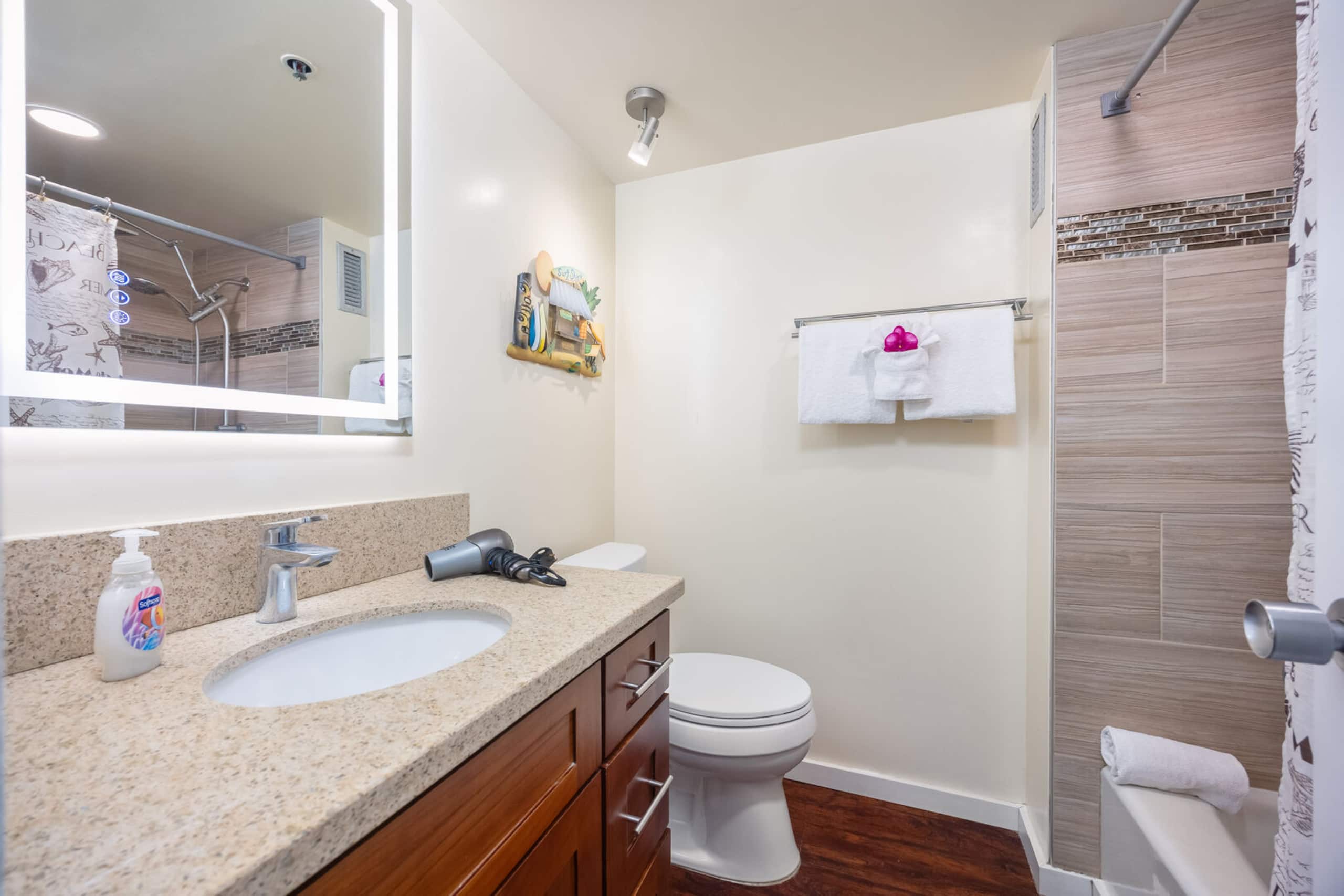 Condo in Honolulu · ★4.84 · 1 bedroom · 2 beds · 1 bath - Image 26