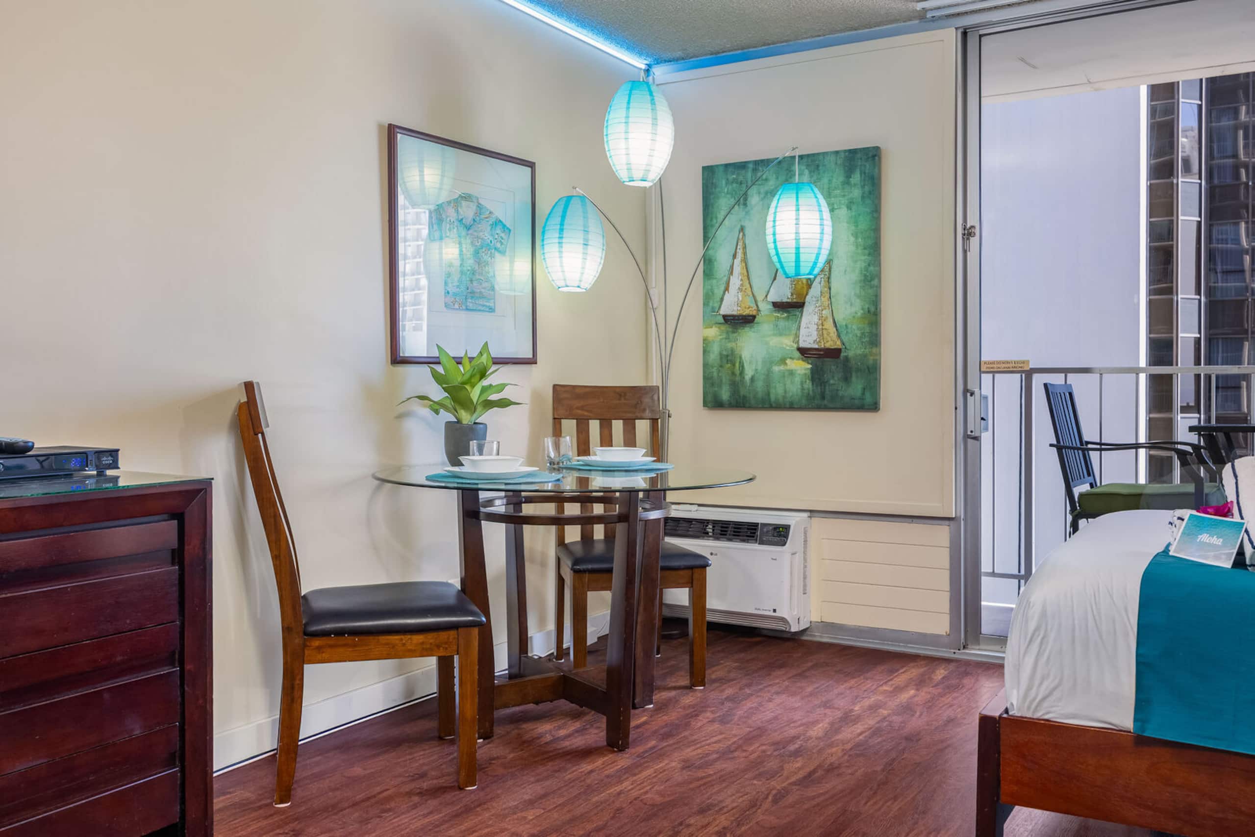 Condo in Honolulu · ★4.84 · 1 bedroom · 2 beds · 1 bath - Image 7