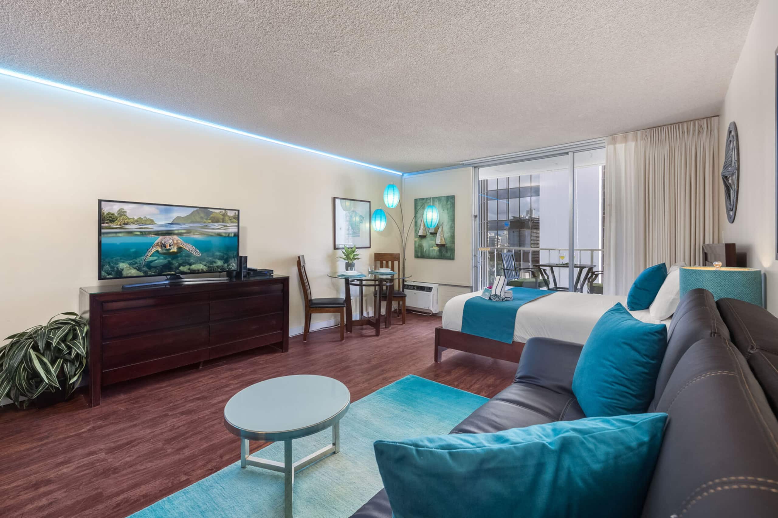 Condo in Honolulu · ★4.84 · 1 bedroom · 2 beds · 1 bath - Image 16