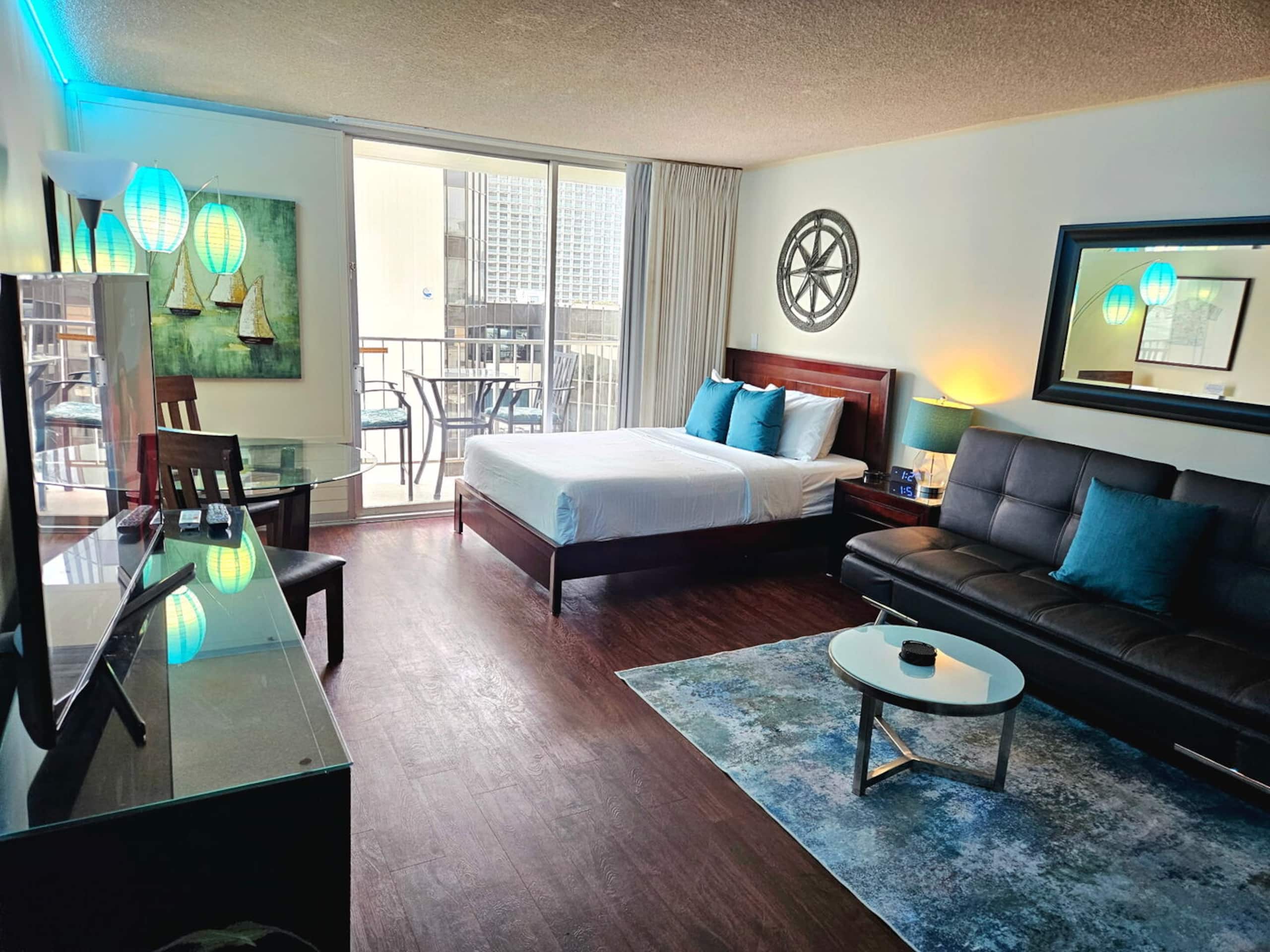 Condo in Honolulu · ★4.84 · 1 bedroom · 2 beds · 1 bath - Image 1