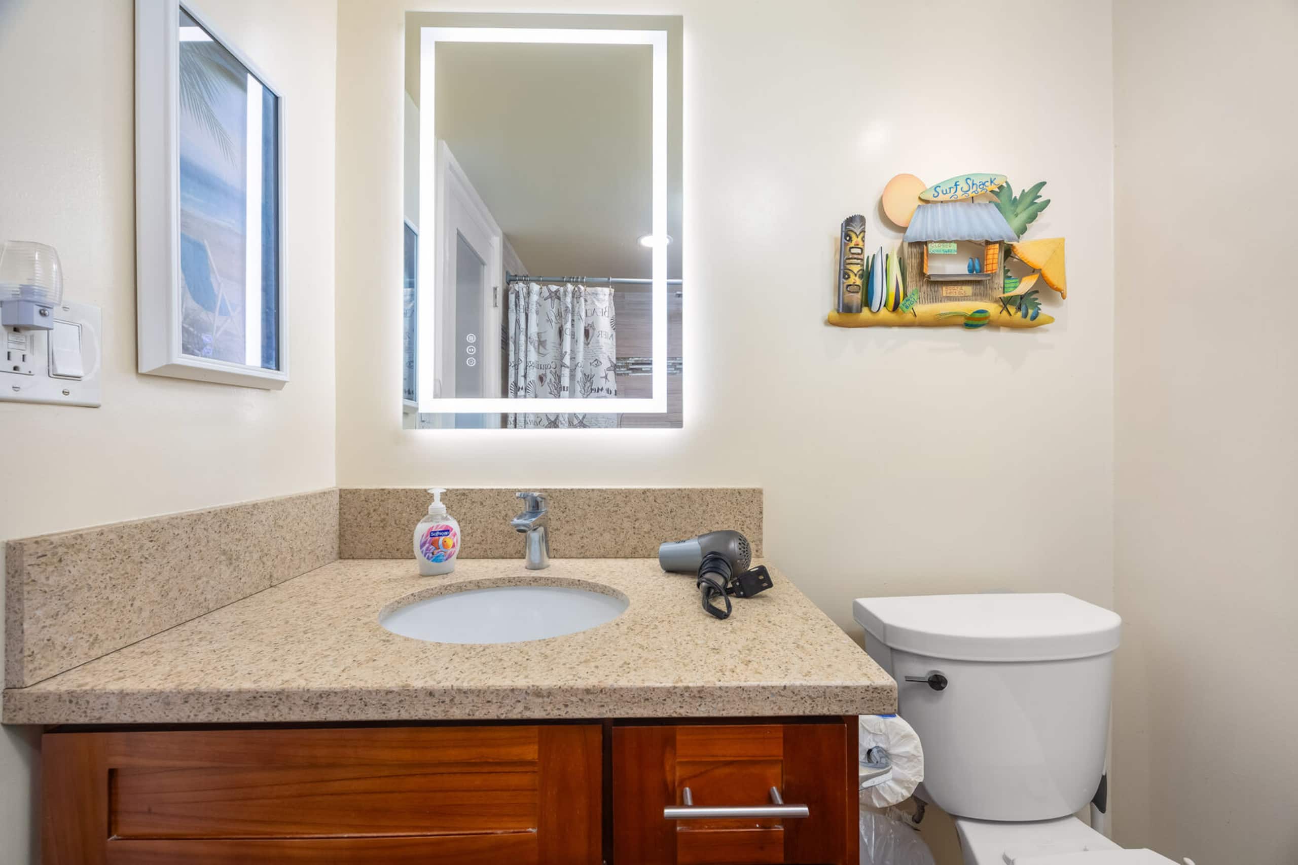Condo in Honolulu · ★4.84 · 1 bedroom · 2 beds · 1 bath - Image 27