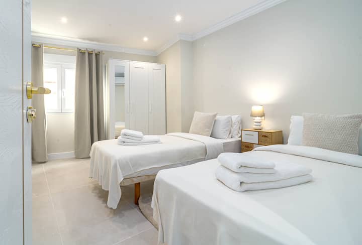 Terr69- Bright City Gem In Charming Old Town - Estepona