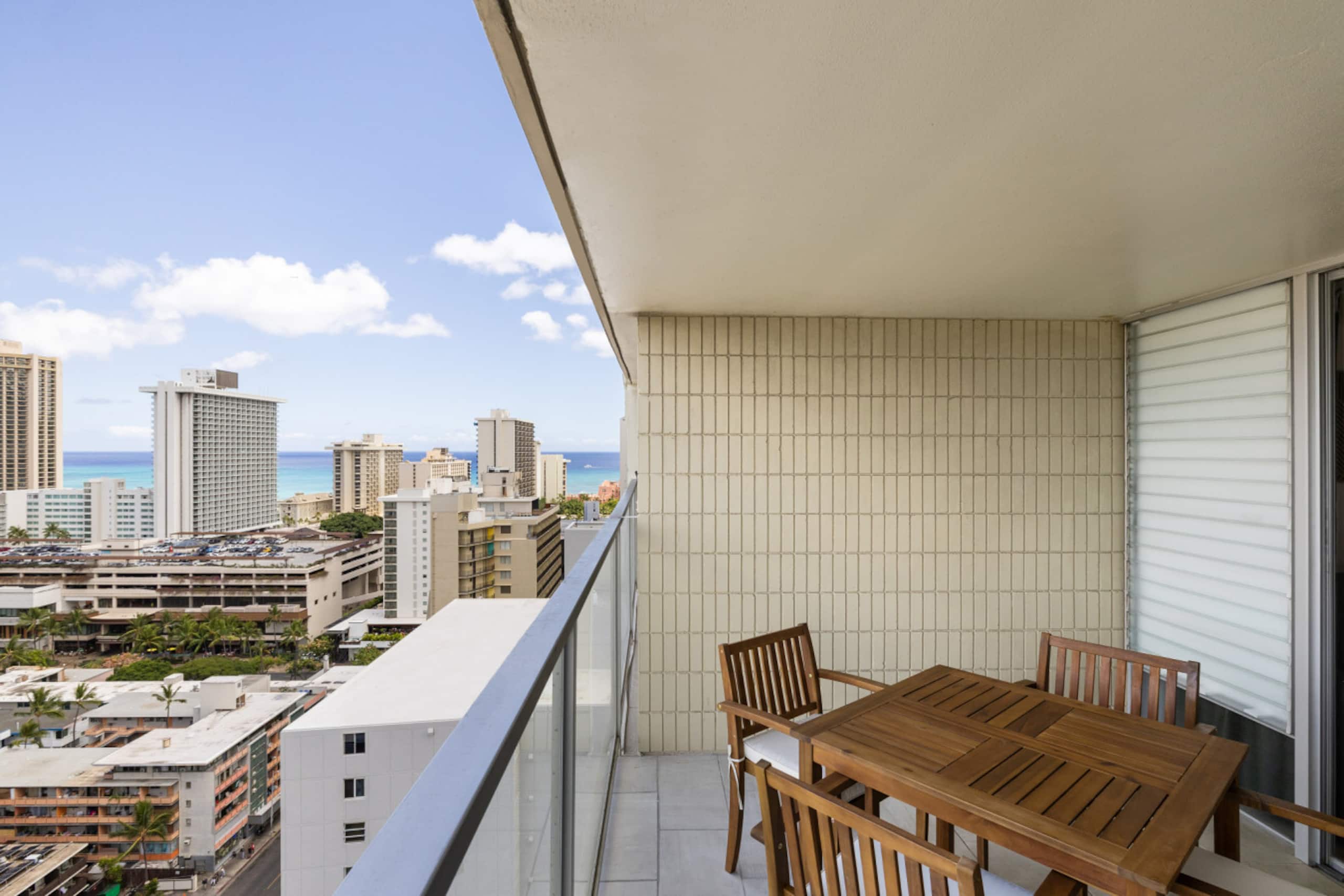 Condo in Honolulu · ★4.91 · Studio · 2 beds · 1 private bath - Image 21